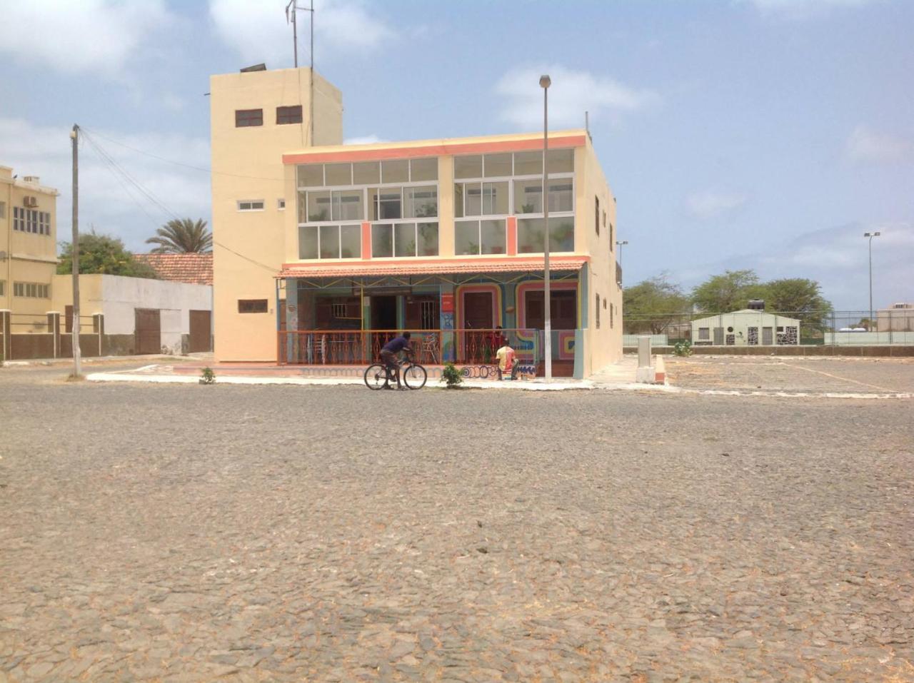 Casa Cabral : Big Apartment Next To The Beach Tarrafal  Exterior photo