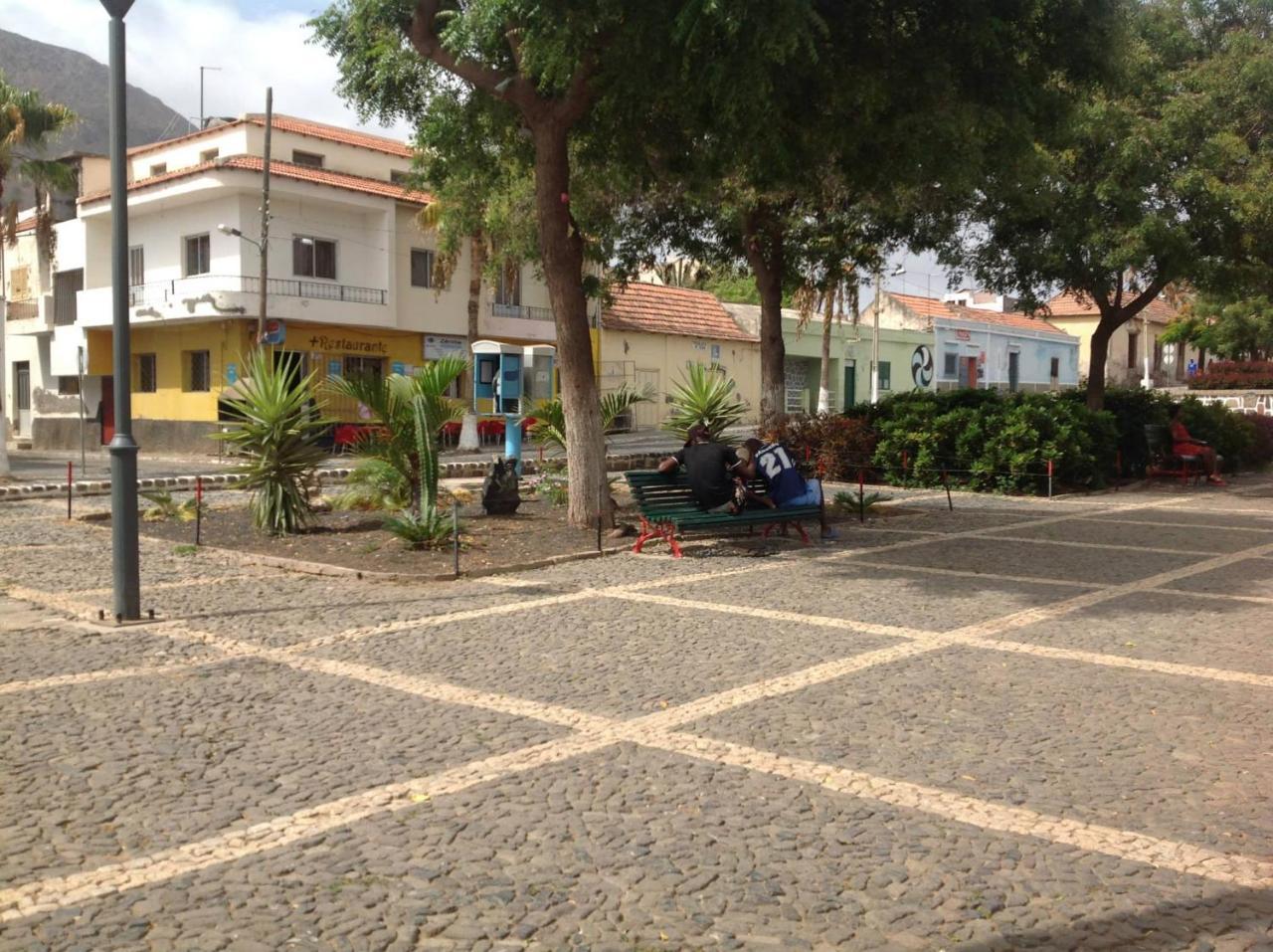 Casa Cabral : Big Apartment Next To The Beach Tarrafal  Exterior photo
