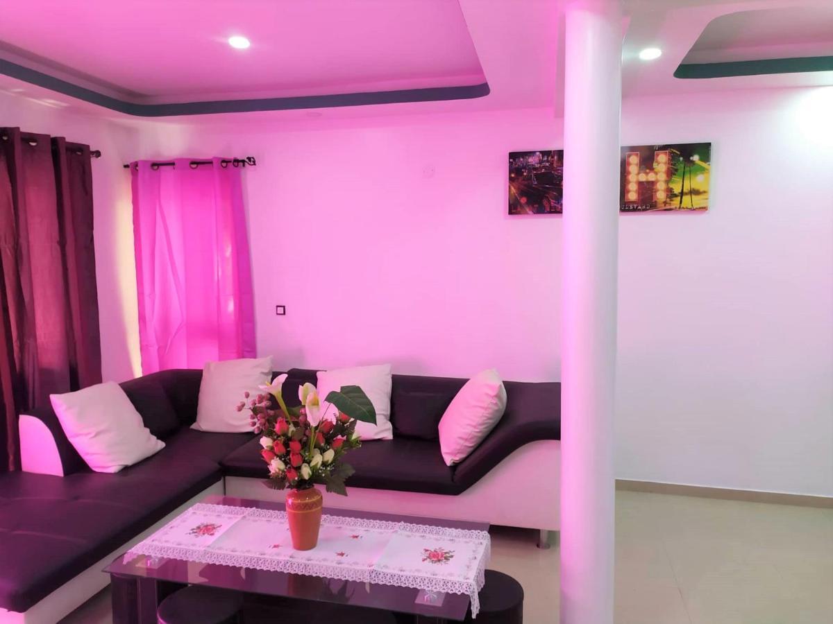 Casa Cabral : Big Apartment Next To The Beach Tarrafal  Exterior photo
